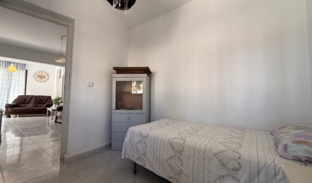 Återförsäljning - Villa -
Orihuela - Inland