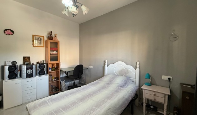 Återförsäljning - Villa -
Orihuela - Inland