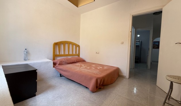 Återförsäljning - Villa -
Orihuela - Inland