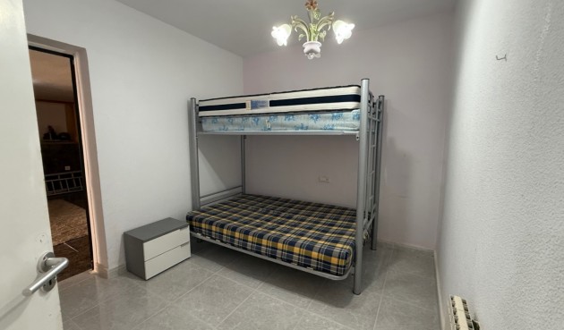 Återförsäljning - Villa -
Orihuela - Inland