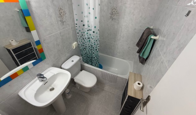 Återförsäljning - Villa -
Orihuela - Inland