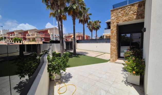 Återförsäljning - Villa -
Torrevieja - Costa Blanca