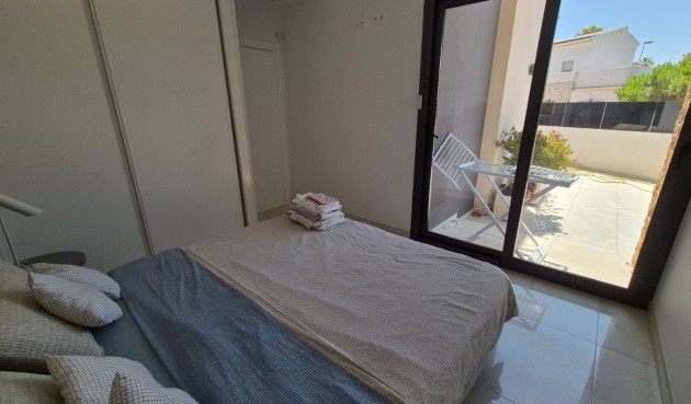 Återförsäljning - Villa -
Torrevieja - Costa Blanca