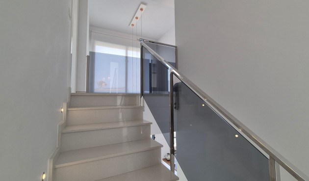 Återförsäljning - Villa -
Torrevieja - Costa Blanca