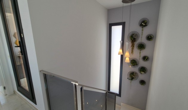 Återförsäljning - Villa -
Torrevieja - Costa Blanca