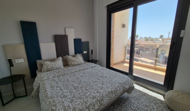 Återförsäljning - Villa -
Torrevieja - Costa Blanca