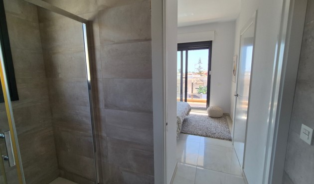 Återförsäljning - Villa -
Torrevieja - Costa Blanca