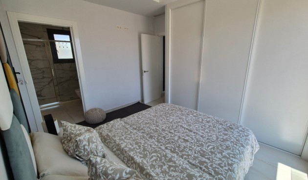 Återförsäljning - Villa -
Torrevieja - Costa Blanca