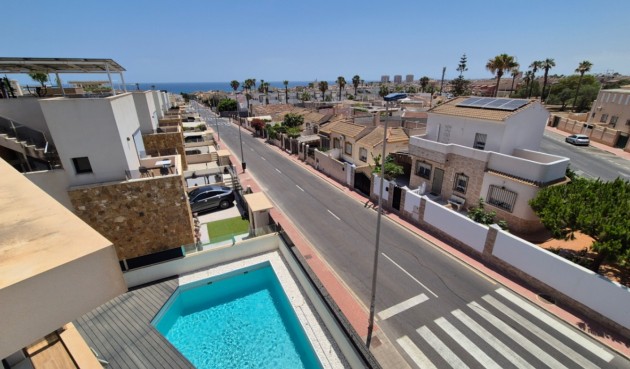 Återförsäljning - Villa -
Torrevieja - Costa Blanca
