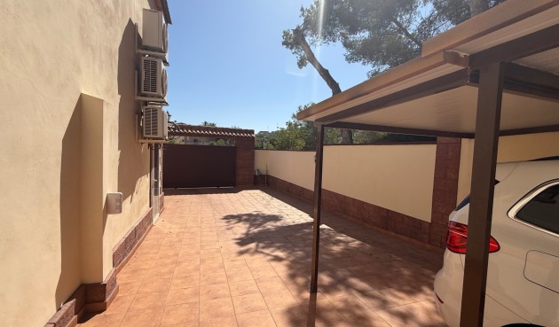 Återförsäljning - Villa -
Torrevieja - Costa Blanca