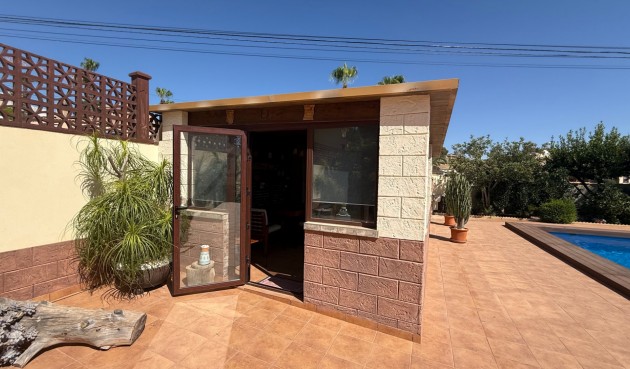 Återförsäljning - Villa -
Torrevieja - Costa Blanca