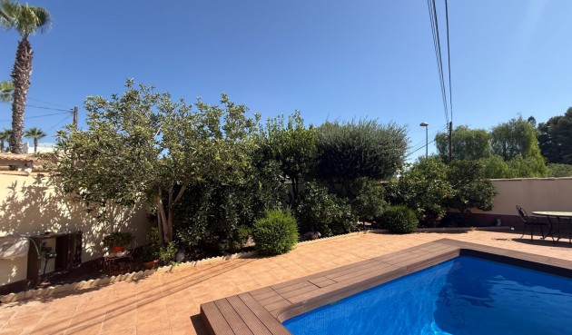 Återförsäljning - Villa -
Torrevieja - Costa Blanca