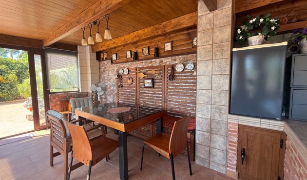 Återförsäljning - Villa -
Torrevieja - Costa Blanca