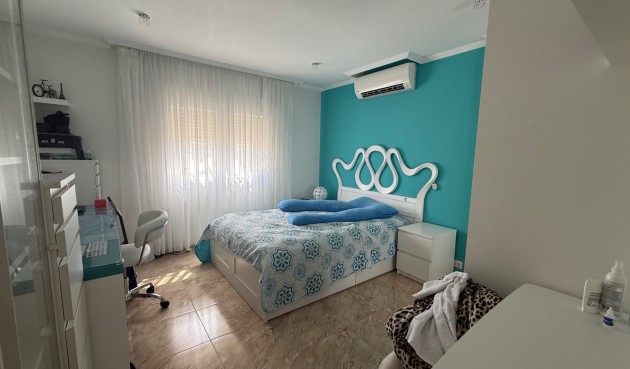 Återförsäljning - Villa -
Torrevieja - Costa Blanca