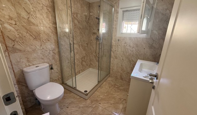 Återförsäljning - Villa -
Torrevieja - Costa Blanca