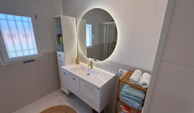 Återförsäljning - Villa -
Torrevieja - Costa Blanca