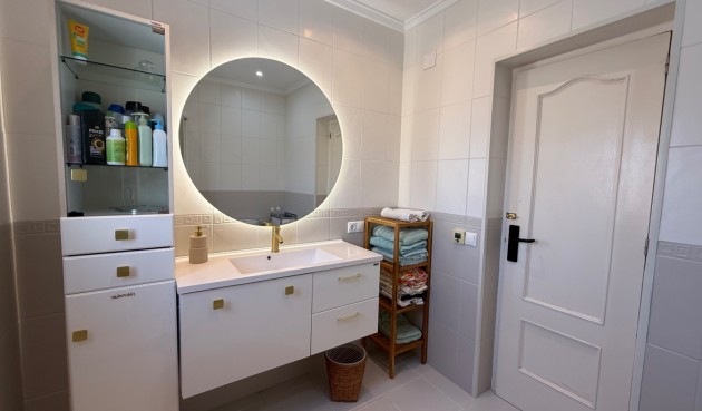 Återförsäljning - Villa -
Torrevieja - Costa Blanca