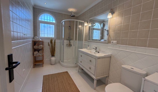 Återförsäljning - Villa -
Torrevieja - Costa Blanca