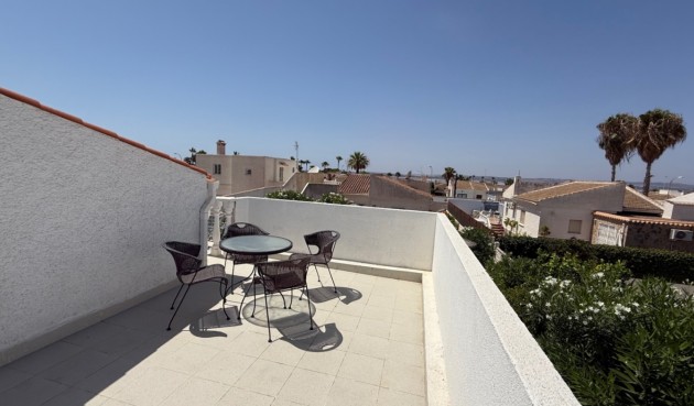 Återförsäljning - Villa -
Torrevieja - Costa Blanca