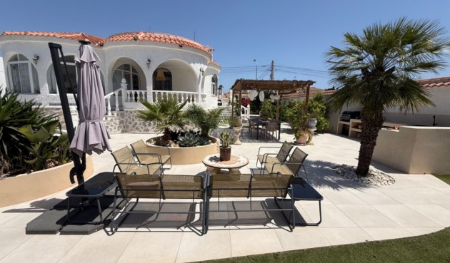 Återförsäljning - Villa -
Torrevieja - Costa Blanca