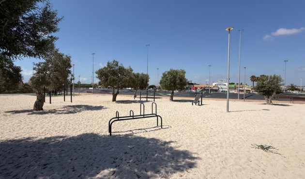 Återförsäljning - Villa -
Torrevieja - Costa Blanca