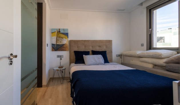 Återförsäljning - Villa -
Orihuela - Inland