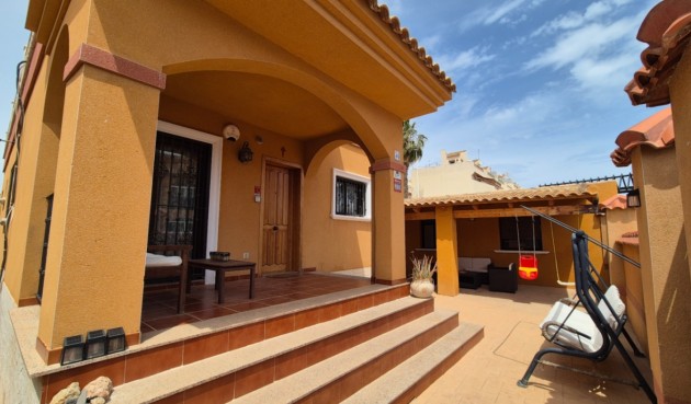 Återförsäljning - Villa -
Torrevieja - Costa Blanca