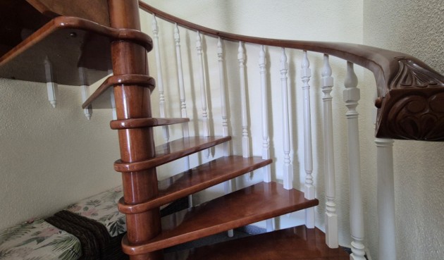 Återförsäljning - Villa -
Orihuela - Inland