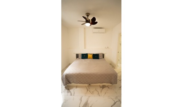 Återförsäljning - Apartment -
Orihuela - Inland