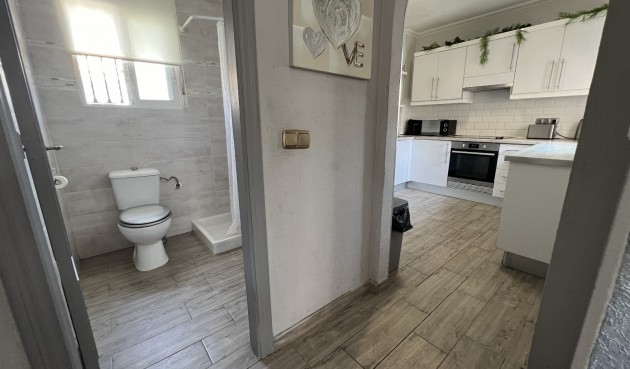 Återförsäljning - Villa -
Orihuela - Inland