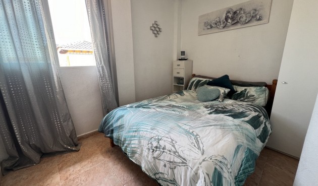 Återförsäljning - Villa -
Orihuela - Inland