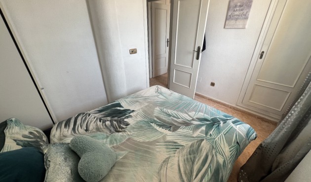 Återförsäljning - Villa -
Orihuela - Inland