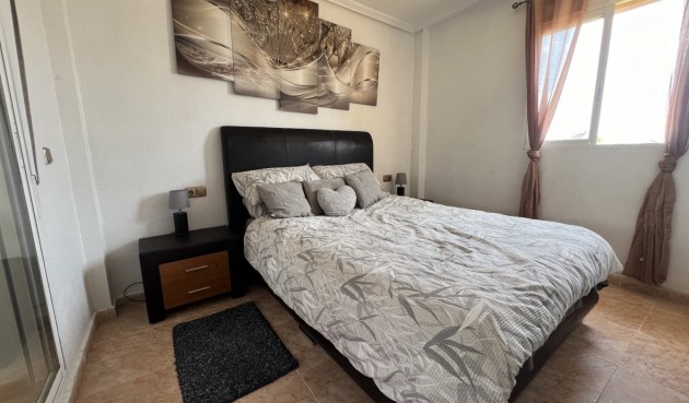 Återförsäljning - Villa -
Orihuela - Inland