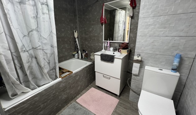 Återförsäljning - Villa -
Orihuela - Inland