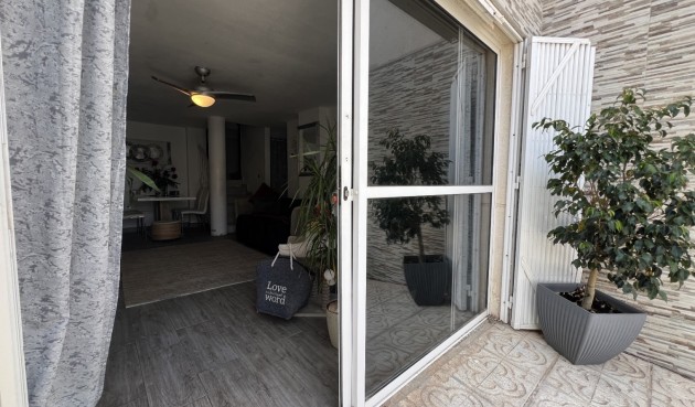 Återförsäljning - Villa -
Orihuela - Inland