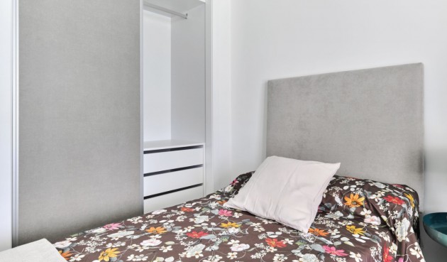 Återförsäljning - Town House -
Torrevieja - Costa Blanca