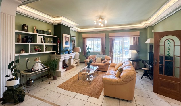 Återförsäljning - Villa -
La Mata - Costa Blanca