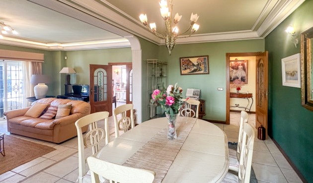 Återförsäljning - Villa -
La Mata - Costa Blanca