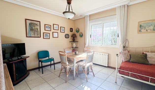 Återförsäljning - Villa -
La Mata - Costa Blanca