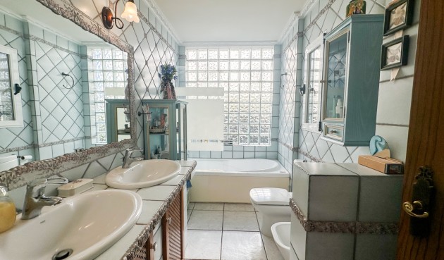 Återförsäljning - Villa -
La Mata - Costa Blanca