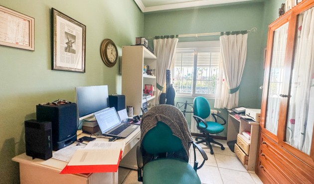 Återförsäljning - Villa -
La Mata - Costa Blanca