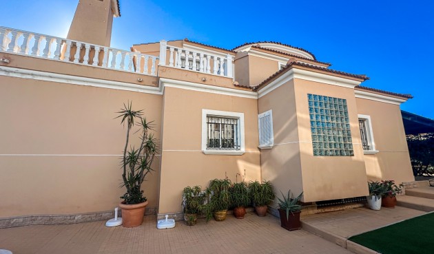 Återförsäljning - Villa -
La Mata - Costa Blanca