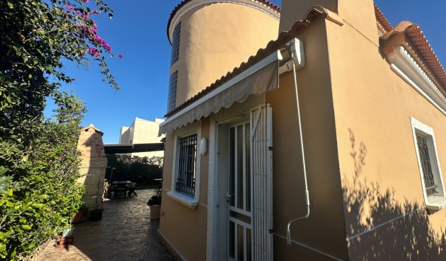 Återförsäljning - Villa -
La Mata - Costa Blanca