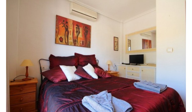 Brukt - Villa -
Villamartin - Costa Blanca