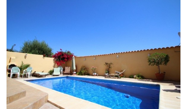 Brukt - Villa -
Villamartin - Costa Blanca