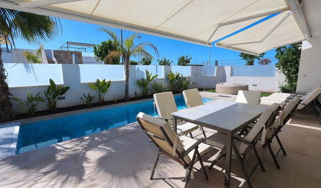 Återförsäljning - Villa -
Pilar de la Horadada - Costa Blanca