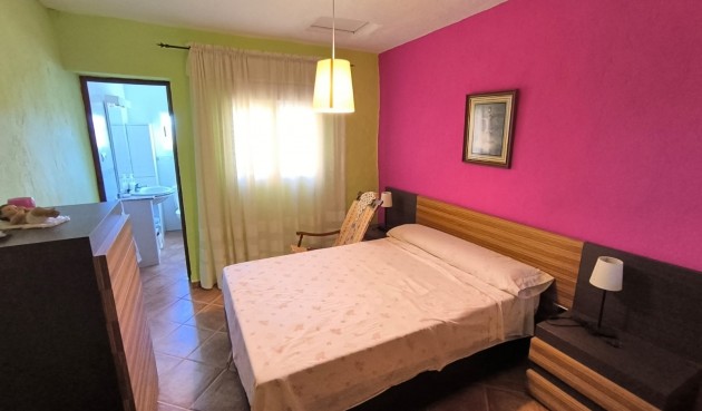 Återförsäljning - Villa -
Yecla - Inland