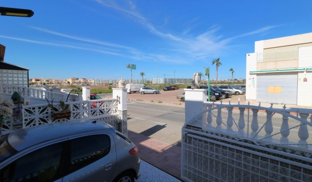 Resale - Bungalow -
Torrevieja - El Limonar