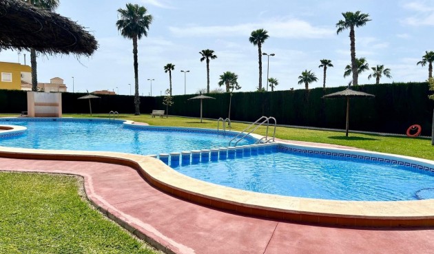 Resale - Bungalow -
Torrevieja - El Limonar