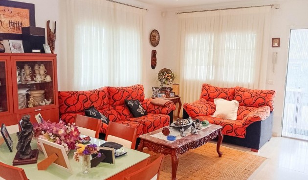 Resale - Villa -
Torrevieja - La Siesta